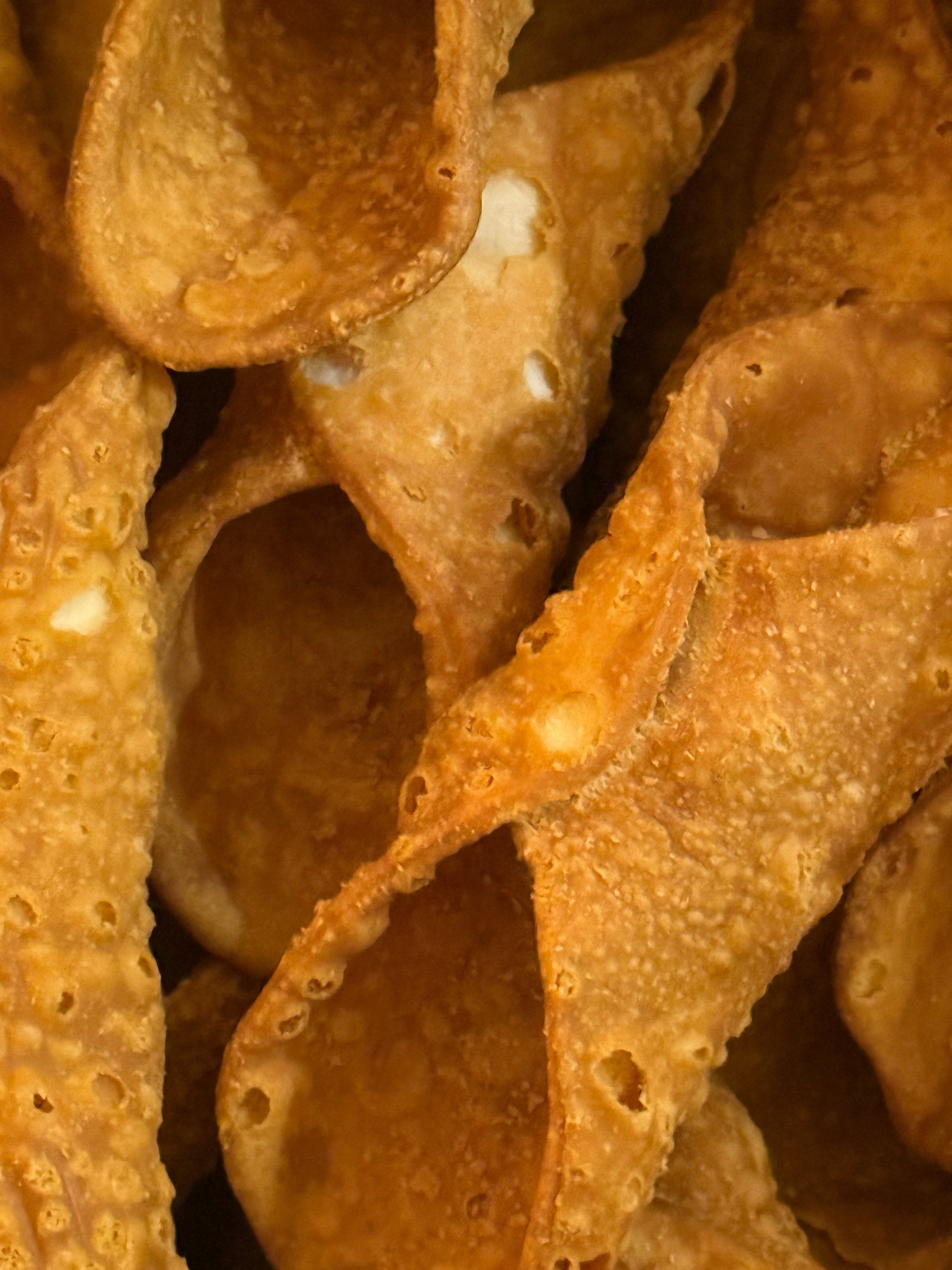 Cialde di cannolo siciliano vegane pronte da riempire, croccanti e artigianali, ideali per ristoranti e gastronomie.